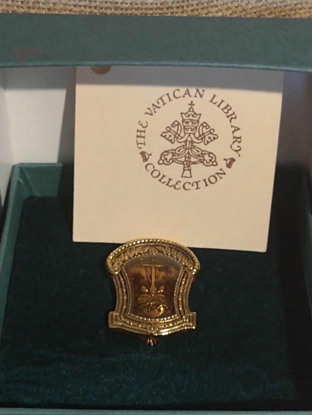 The Vatican Library Collection Prayer Brooch Pin Boxed